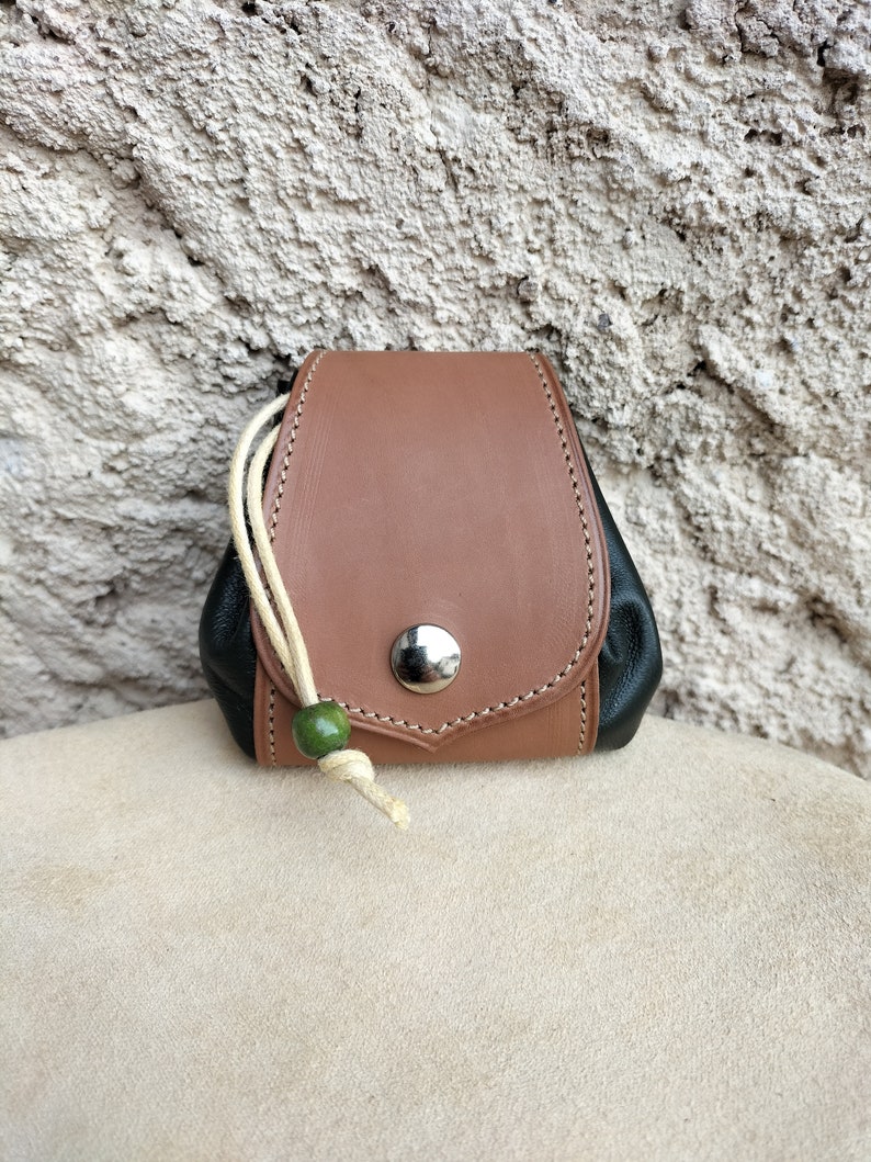 Bourse en cuir personnalisable, porte-monnaie en cuir personnalisable, escarcelle cuir, porte-monnaie bourse, cadeau cuir vert sapin foncé