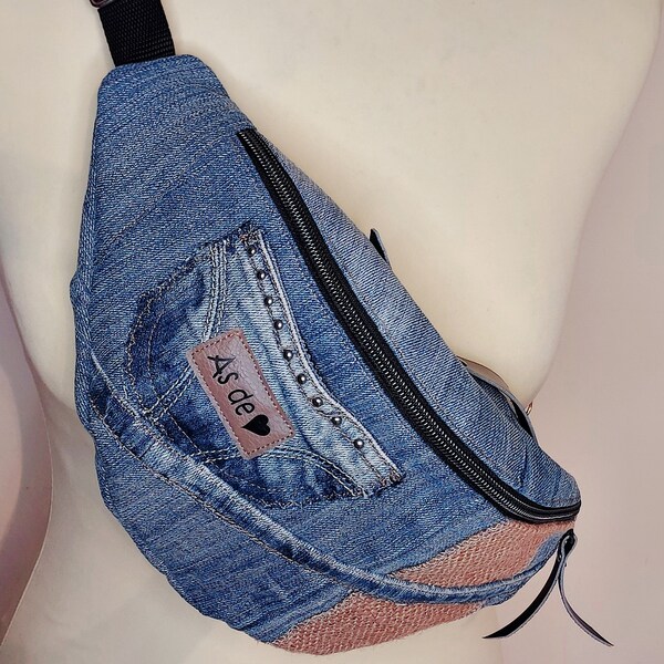 Sac banane en jean denim et toile de jute recyclés doublé en coton imprimé assorti avec bandoulière réglable