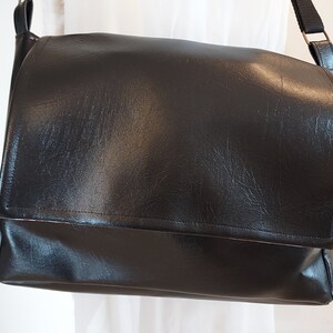 Sac besace bandoulière en simili cuir pour homme ou femme