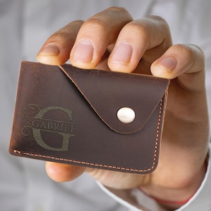 Tarjetero de piel grabado con monograma, tarjetero de piel personalizado, minicartera de piel artesanal para hombre y mujer.