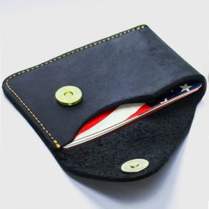 Tarjetero personalizado de piel de grano superior para viajes diarios, tarjetero artesanal, tarjetero ultrafino, perfecto para el bolsillo del traje.