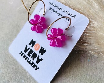 Sweet pink daisy earrings, spinner earrings, hypoallergenic earrings, summer earrings, boho vibes, bestie gift