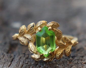 Anello esagonale con foglie di peridoto, anello placcato oro con gemma di peridoto ispirata alla natura, anello impilabile con pietra portafortuna di agosto, regalo di anniversario per lei