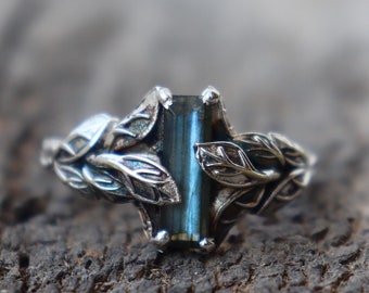 Nature Inspired Labradorite Ring, Silver Branch 925 Sterling Silver Ring, Handmade Ring, Celestial Jewelry, Leaves Ring, Gift For Her