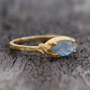 Genuine Labradorite Ring 925 Sterling Silver Ring, Blue Fire Gemstone Ring, Marquise Cut Ring, Stackable Rings, Vintage Ring, Statement Ring