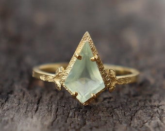 Prehnite Silver Kite Ring, Handmade Ring, Vintage Ring, Boho Ring, Prehnite Jewelry, Statement Ring, Gift for her, Unique Ring For Women