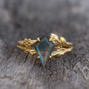 Kite Labradorite Silver Branch Ring, 925 Sterling Silver Handmade Nature Inspired Ring, Celestial Jewelry, Leaves Ring, Gift For Her