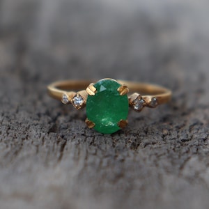 Emerald Solitaire Ring, Solid 14K Gold Emerald Center Engagement Ring, Minimalist Style Anniversary Ring, Promise Ring