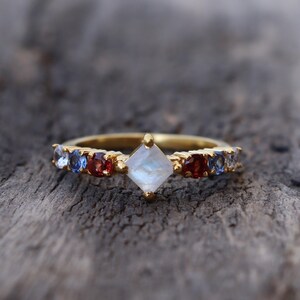 Anillo de granate, zafiro y piedra lunar, elegante anillo de boda de oro de 14 quilates, anillo de compromiso único, regalo para ella, anillo con múltiples piedras preciosas.