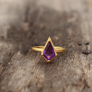 Hochwertiger Kite Amethyst 18k Gold Zierlicher Ring, erstklassiger natürlicher Edelstein Ring, Frauenring, echter Amethyst Ring, 925 Sterling Silber