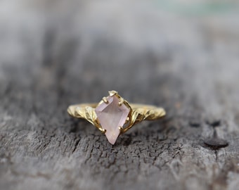 Natural Rose Quartz Ring - Gemstone Ring - Pink Statement Ring - 925 Sterling Silver Jewelry - Wedding Gift - Ring For Her - Nature Ring