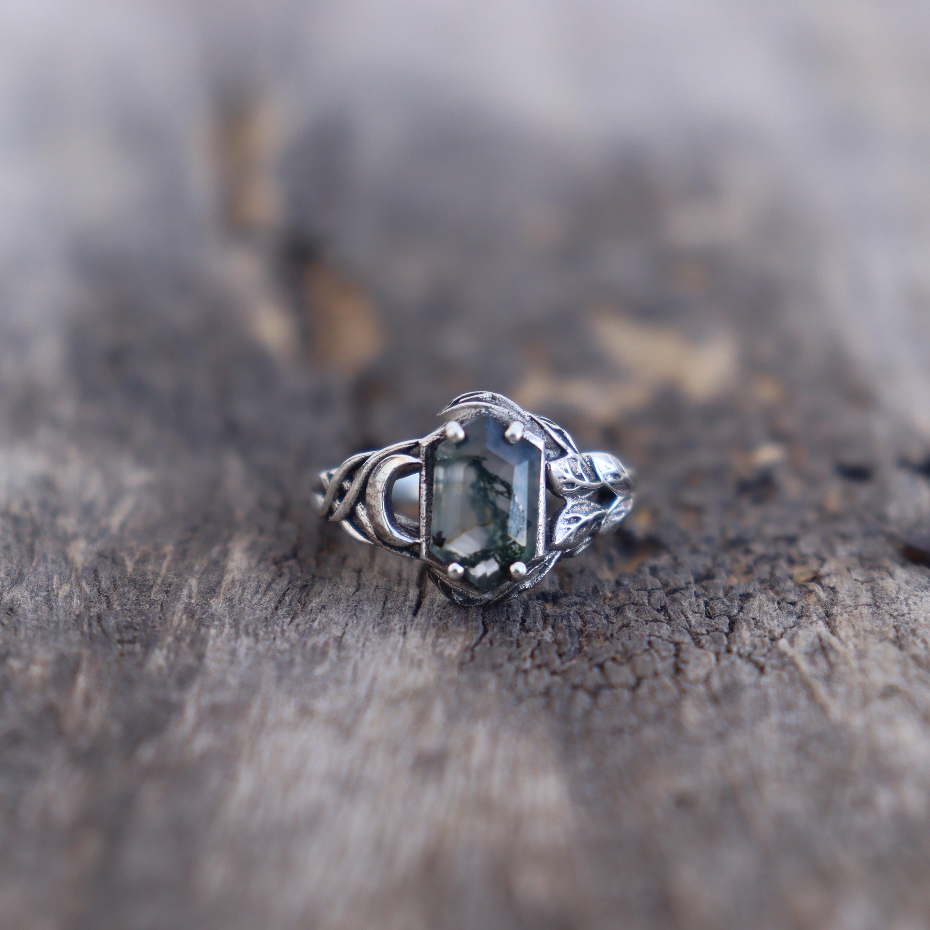 自然の葉をモチーフにしたモスアゲートリング、天体アゲート925