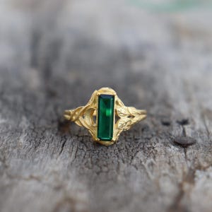 Anillo de compromiso de plata esterlina Hydro Emerald Anillo de compromiso de estilo vintage Esmeralda Anillo de rama de hojas bañado en oro, Anillo celestial de media luna