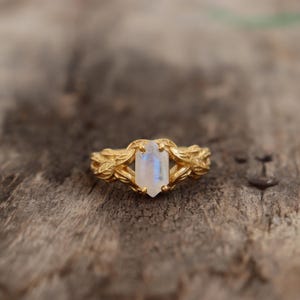 Silver Natural Moonstone Nature inspired ring, Sterling Statement Leaves Ring, Moonstone Promise Ring, Vintage Jewelry For Her, GiftJewelry