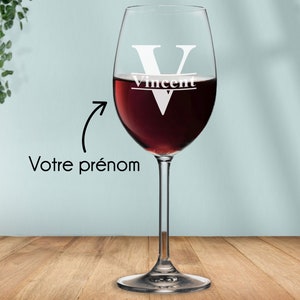 Verre à vin personnalisé Prénom gravé Verre à pied personnalisable Cadeau Noël, Mariage, anniversaire Modèle INITIALE image 1