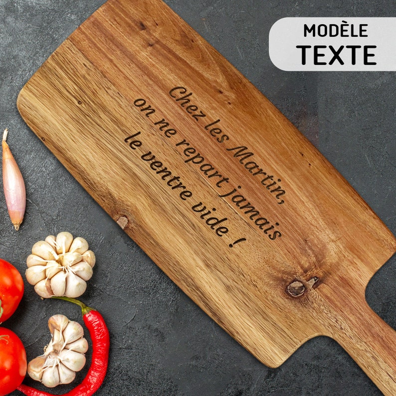Planche à découper personnalisée Planche apéro personnalisable avec votre texte Texte gravé 2 modèles de gravure Cadeau Cuisine Modèle Texte