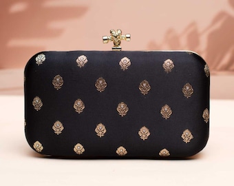 ブラックスタッズフラップバッグ - Etsy 日本