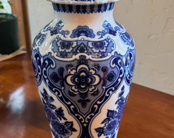 Wallendorf Vintage GERMAN ECHT KOBALT Cobalt Blue and White Porcelain Lidded Vase 12.5” H