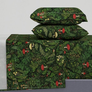 Sábanas con estampado de helechos del bosque - Asiento musgoso - Juego de sábanas de algodón con estampado de setas y retazos de musgo verde bosque.