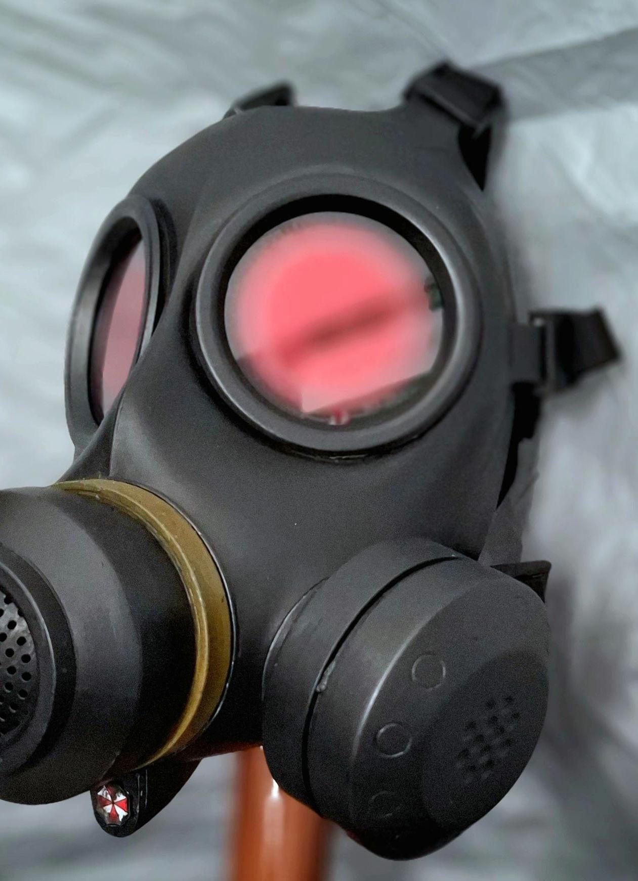 S10ガスマスク 軍放出品 スモーク・レッドレンズ、専用ケース付き S10 gas mask red lenses - Etsy 日本