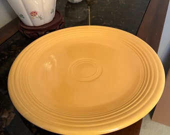Piatto da portata vintage Fiestaware degli anni '40, mai usato, da 33 cm (13 pollici), colore giallo.