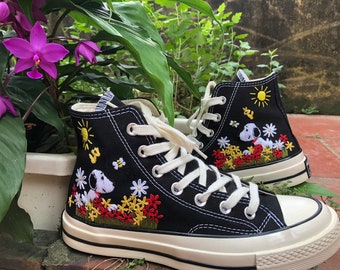 Peanuts Embroidered Converse, Embroidery Converse Chuck Taylor 1970s, Creative embroidery on athletic footwear, Vintage Embroidery Shoe Gift