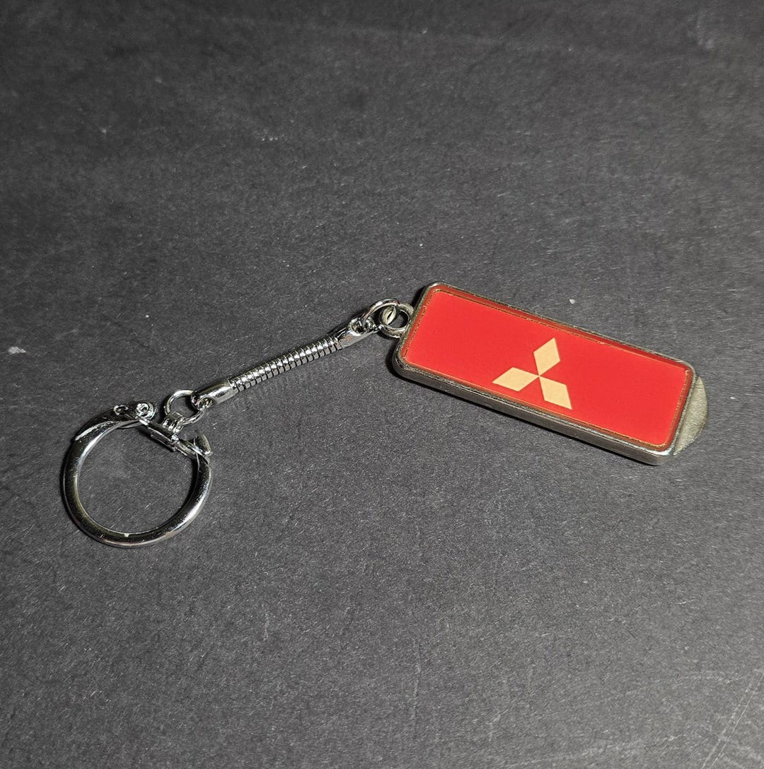 【SUNDAY OFF CLUB】knuckle keyring Antique Vintage MITSUBISHI Car Club Logo Car Key Ring Key-chain Automotive