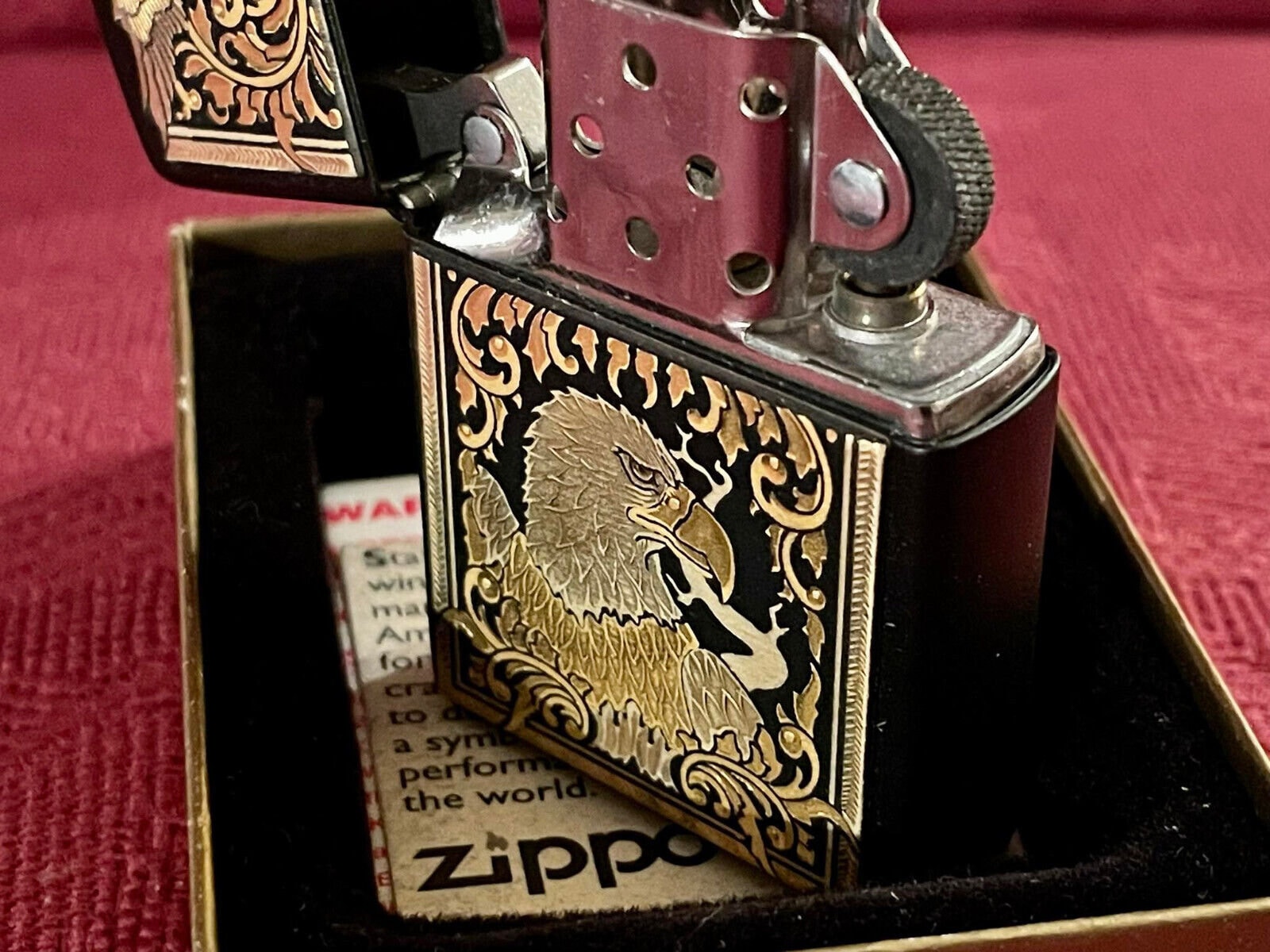 Vintage 1996 ZIPPO MAJESTIC EAGLE Black Matt Lighter Gold Leaf 