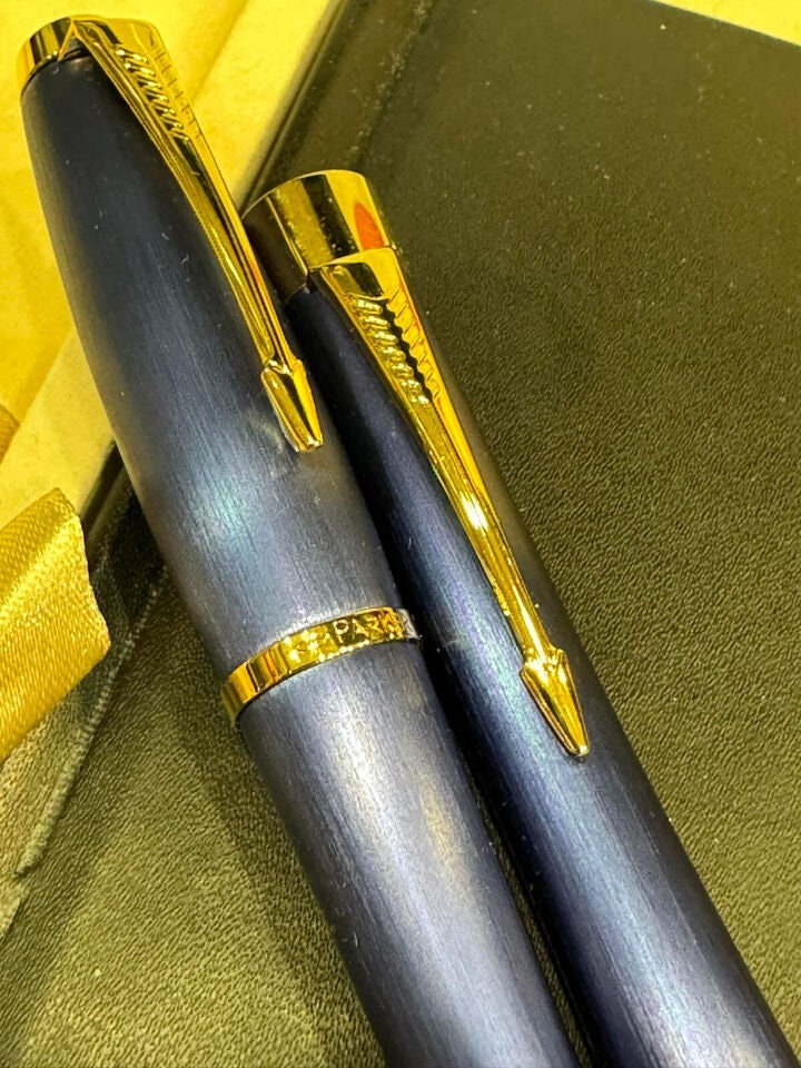 PARKER 125 Year Anniversary Premium Pearl Blue Ballpoint Pen X2