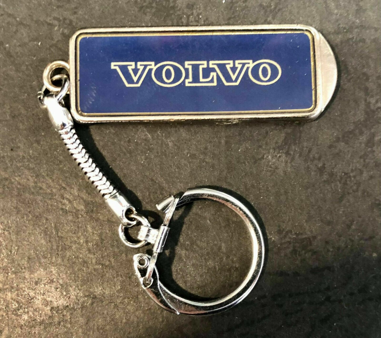 ROYOSO Auto Schlüsselanhänger für Volvo C40 S60 S90 XC40 XC60,  Schlüsselanhänger Auto mit Logo Schlüsselanhänger Ersetzen Zubehör,2 Black:  : Auto & Motorrad