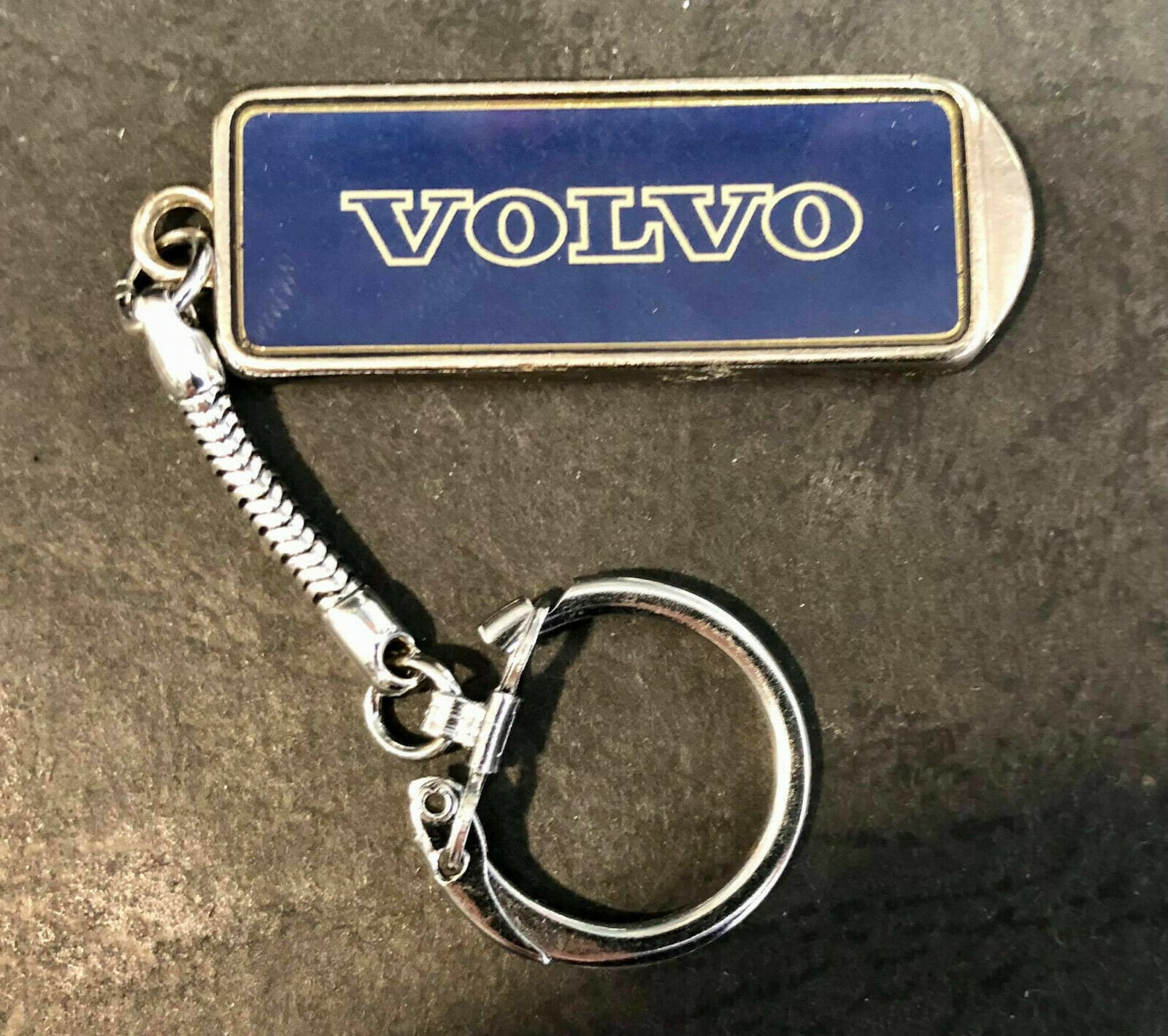 Vintage VOLVO logo car Double sided Key Ring Key-chain Metal Key Holder (NOS)