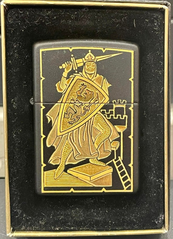 Vintage 1996 ZIPPO MEDIEVAL KNIGHT Black Matt Lighter Gold Leaf