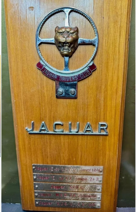 ジャガー ドライバーズクラブ エンブレム Vintage JAGUAR DRIVERS CLUB Automobile Enamel Chrome Car Badge in