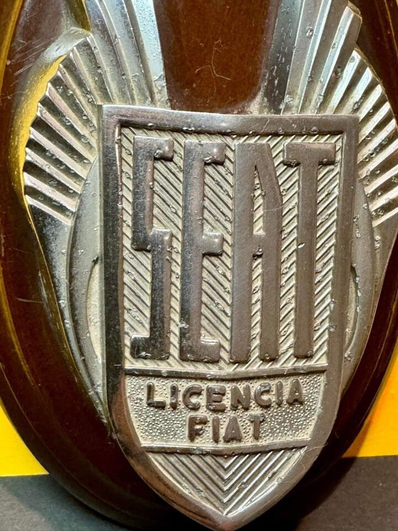 Retro 50 Emblems Vintage Original Emblem Sign SEAT Licencia Fiat, Seat 50s on a Gooden ...