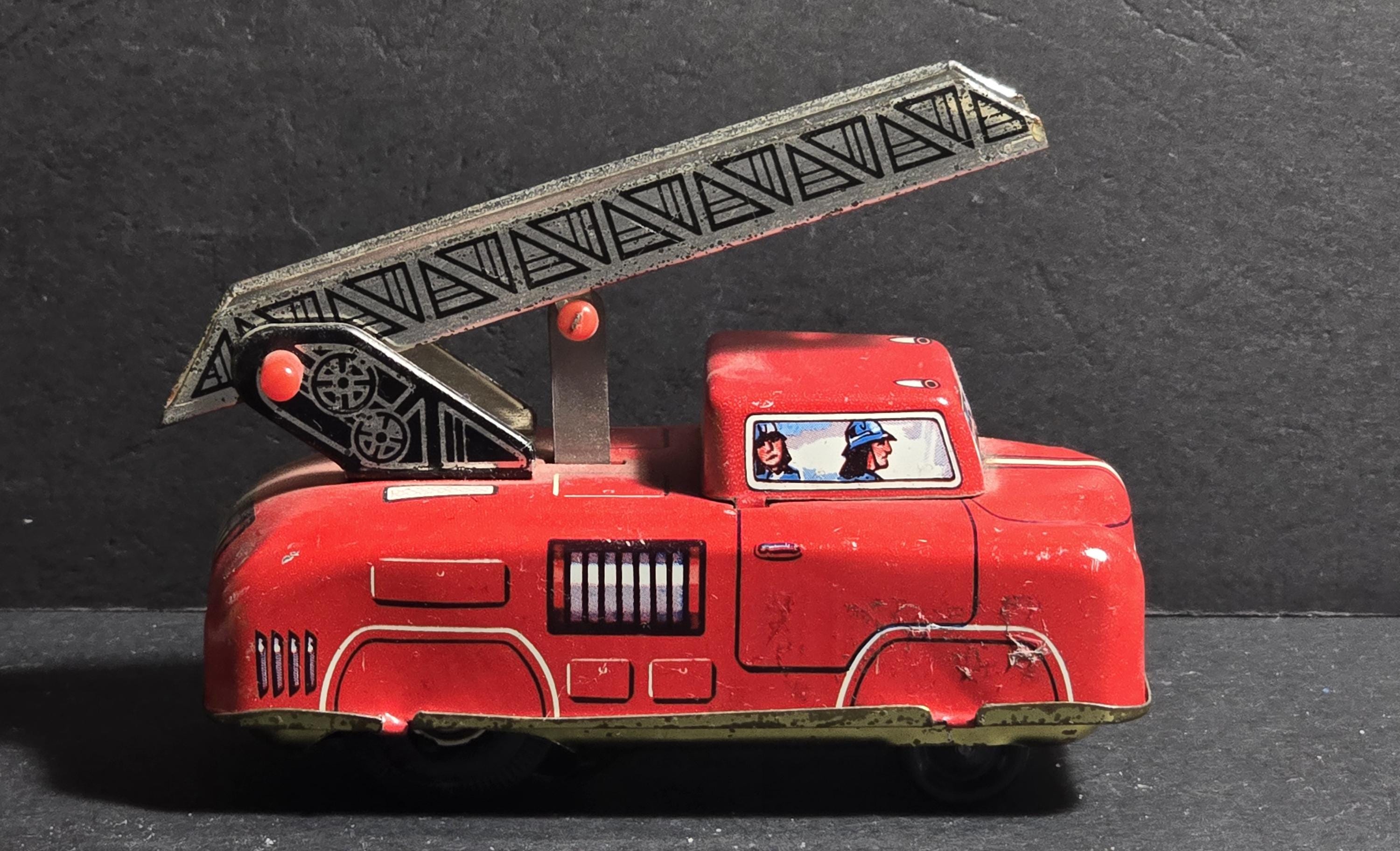 西ドイツ製のビンテージブリキおもちゃの消防車 - Etsy 日本