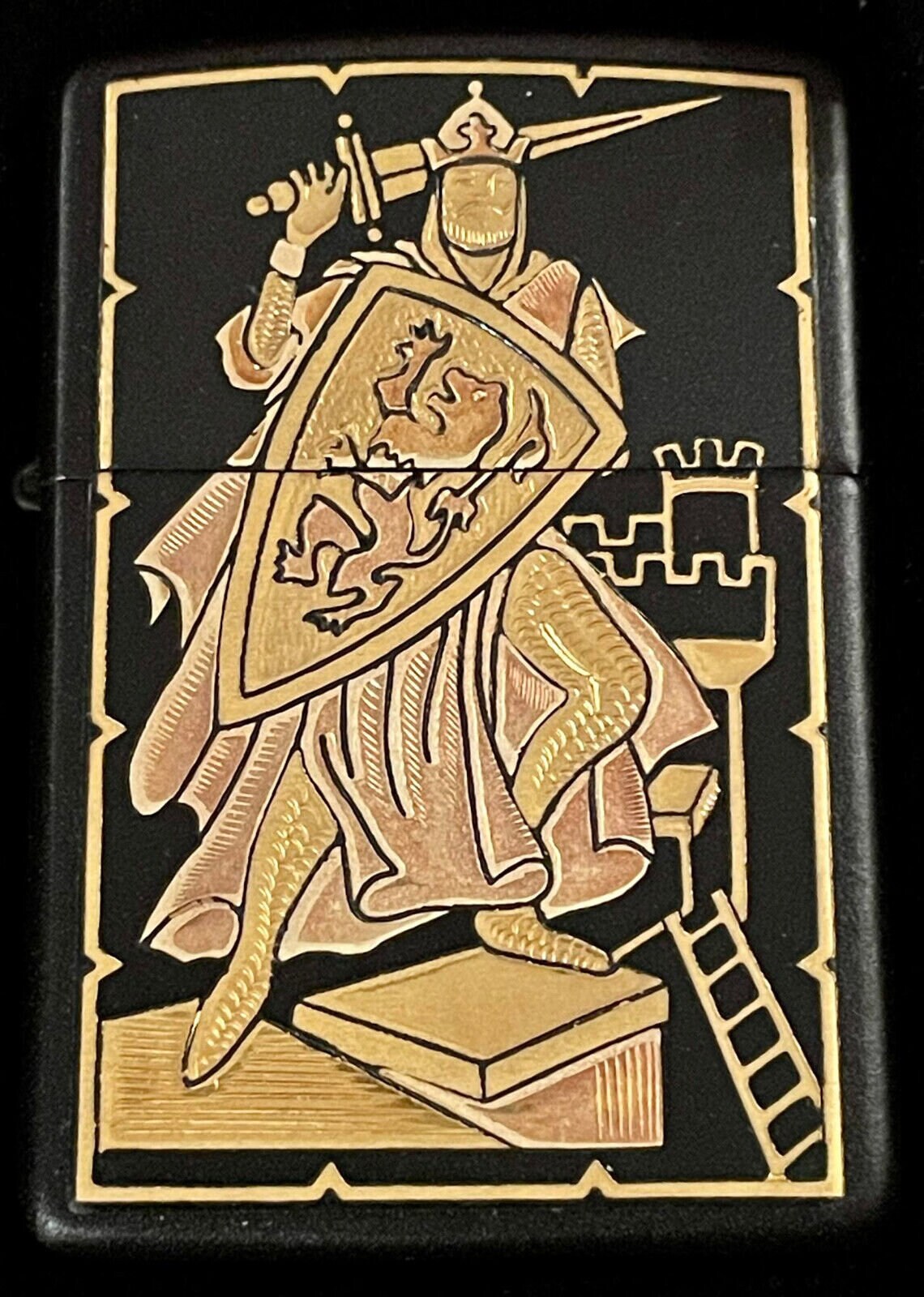 Vintage 1996 ZIPPO MEDIEVAL KNIGHT Black Matt Lighter Gold Leaf
