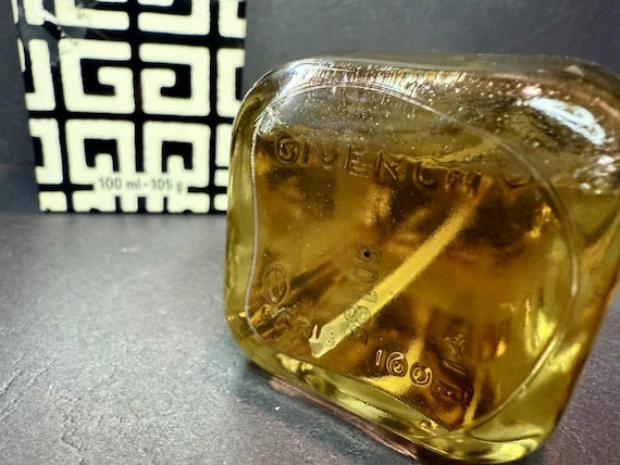 Eau de toilette vintage GIVENCHY GENTLEMAN 100 ml, París-Francia