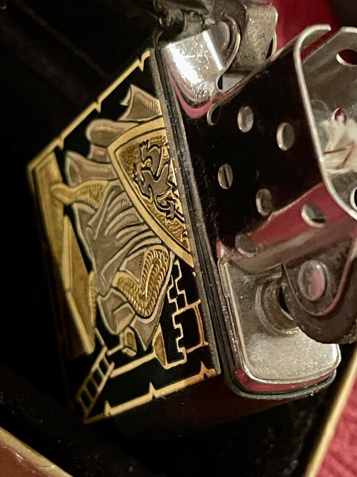 Vintage 1996 ZIPPO MEDIEVAL KNIGHT Black Matt Lighter Gold Vintage 1996 ZIPPO MEDIEVAL KNIGHT Black Matt Lighter Gold