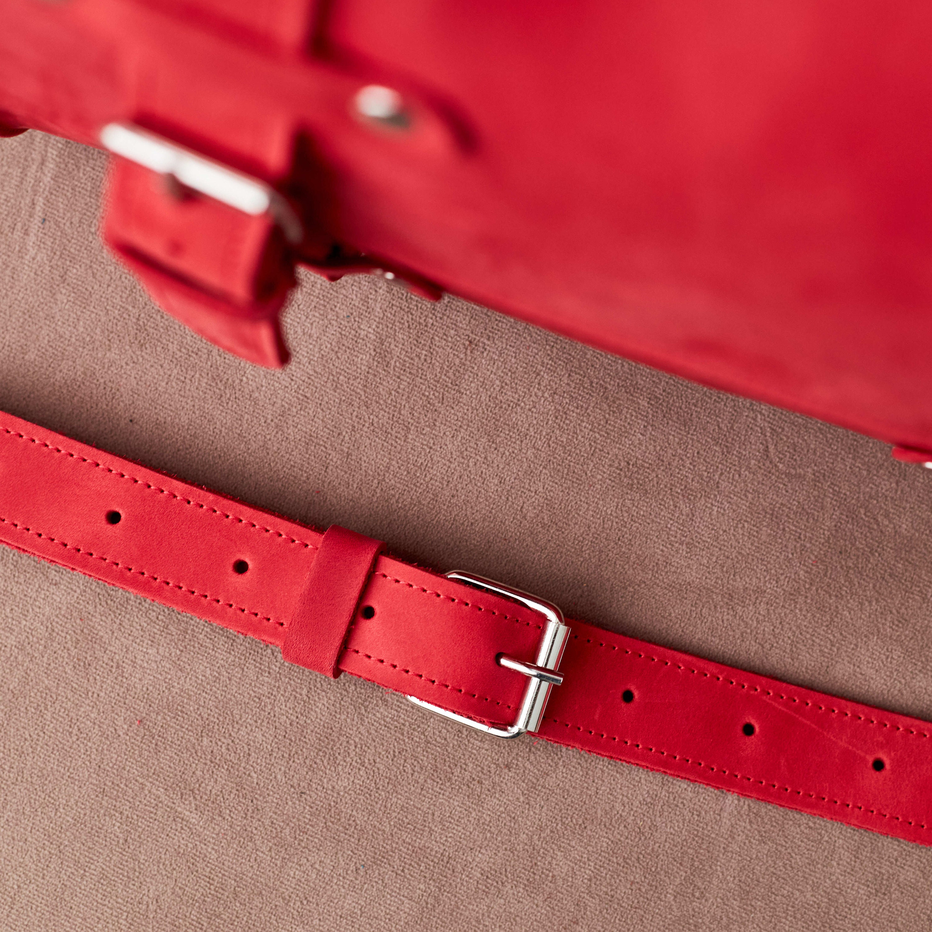 HUMAN MADE × BMW × GDC MESSENGER BAG Red HUMAN MADE × BMW × GDC MESSENGER BAG Red HUMAN MADE x