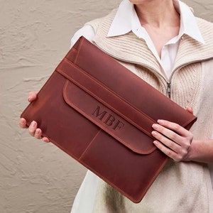 Gepersonaliseerde leren laptophoes, op maat gemaakte laptophoes, leren laptophoes monogram, leren laptophoes, laptoptas met naam