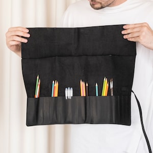 Handmade leather pencil roll, Pencil holder roll, Personalized pencil case, Leather artist roll case, Paint brush roll, Pencil roll up case