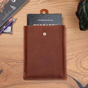 Gepersonaliseerde leren boekhoes, handgemaakte boekhoezen, boekomslag met monogram, leren boekenkast, omslag boekbeschermer, op maat gemaakte boekhoes