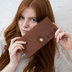 Cartera de cuero para mujer con grabado, Cartera de cuero hecha a mano para mujer, Cartera de cuero personalizada, Cartera de cuero grande, Cartera de mujer con tarjeta