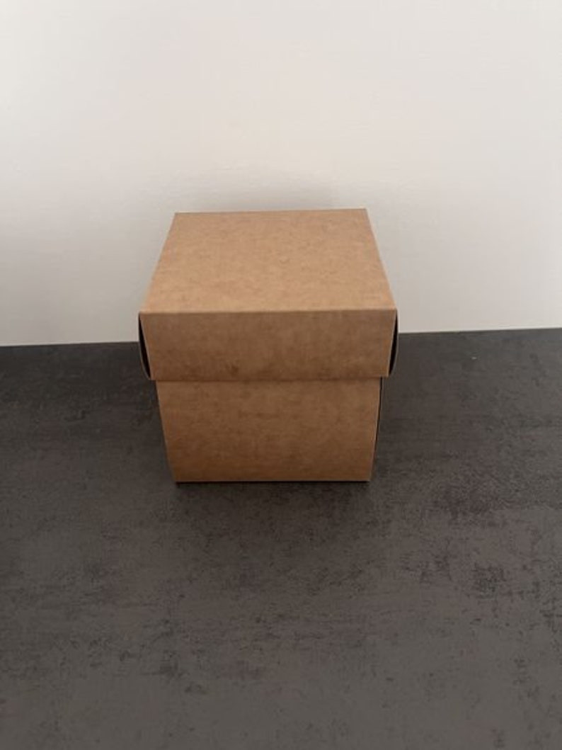Voucher box explosion box gift box to design yourself Beige