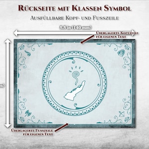 Pu&ograve; includere: Un modello di carta stampabile blu e bianco con un bordo decorativo e una mano con un simbolo a spirale all'interno di un cerchio. La carta misura 140 mm per 102 mm e ha spazio per il testo in alto e in basso.