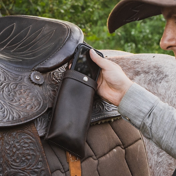 Saddle phone case, Saddle phone pouch, Saddle cell phone case, Leather phone holder for saddle, Phone holster for saddle