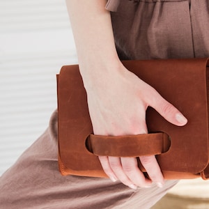 Pochette personnalisée, Pochette avec poignée, Pochette en cuir, Pochette faite main, Pochette en cuir pour femme, Pochette pour femme, Pochette en cuir