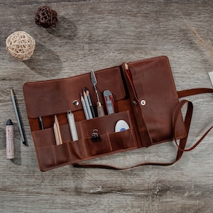 Estuche enrollable de cuero para artistas, regalo para pintores, soporte de cuero para pinceles, estuche enrollable para viajes de arte, estuche enrollable para herramientas de la escuela de arte, estuche enrollable para herramientas de dibujo