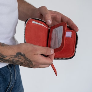 Cartera pequeña roja, Cartera pequeña de piel para mujer, Cartera pequeña con cremallera e inicial, Cartera fina con rfid, Cartera fina con ventana de identificación, Cartera pequeña para mujer