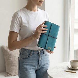 Anteckningsboksomslag i 100 % äkta läder, Anteckningsbok med fickor, Personlig läderjournal, A5-läderjournalomslag, Graverad läderjournal bild 11
